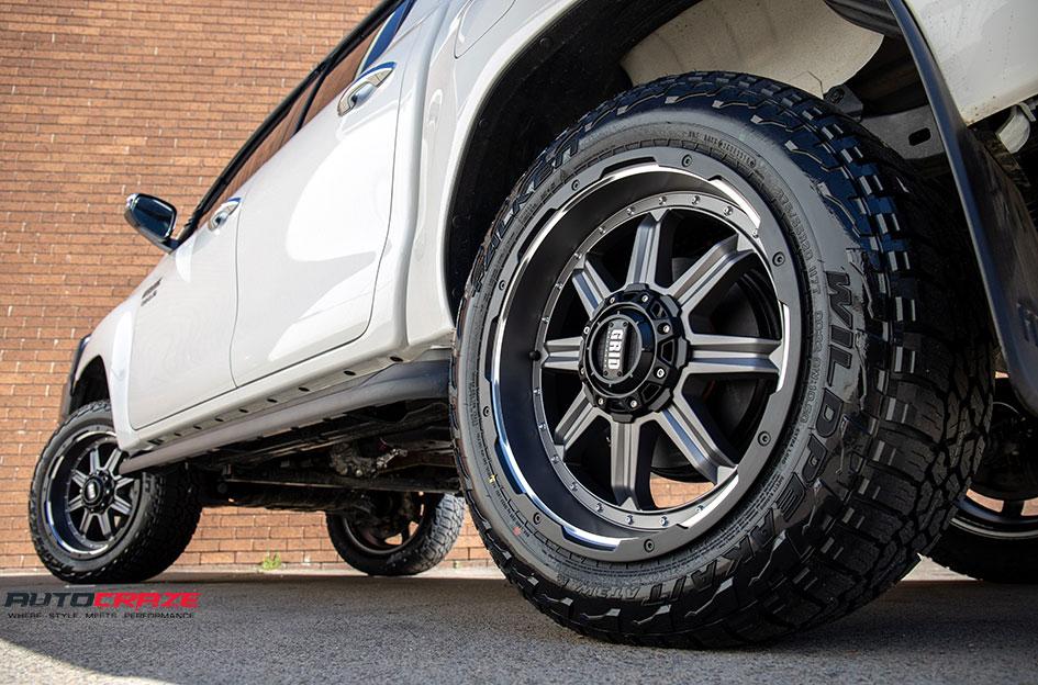 TOYOTA HILUX 4WD GD10 MATTE ANTHRACITE MILLED WITH BLACK LIP